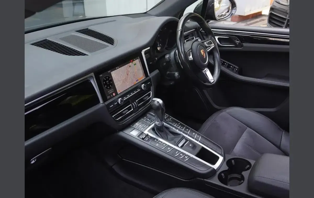 Used Porsche Macan 241 HP (177 kW) 2021 Grey SUV