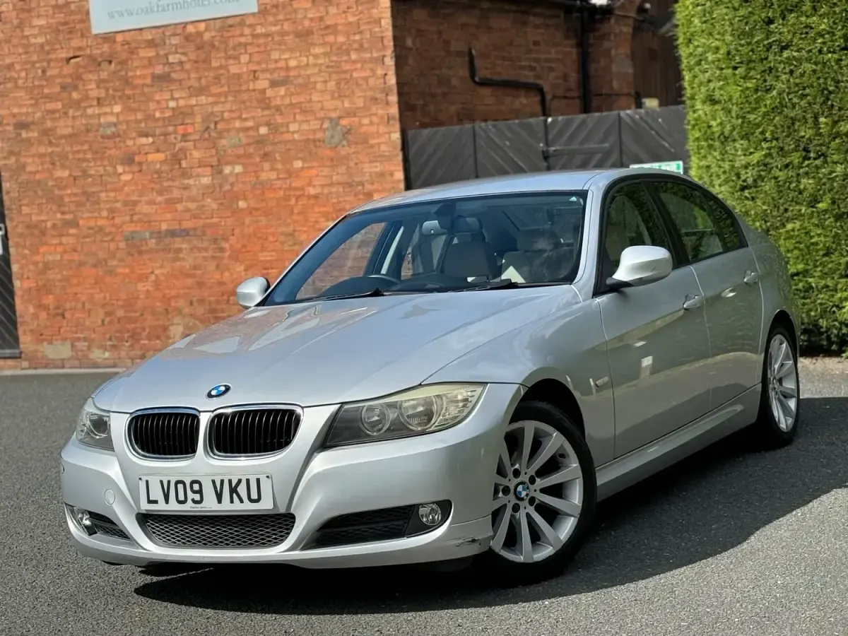Used BMW 320 Comfort Edition 170 HP (125 kW) 2009 Silver Sedan