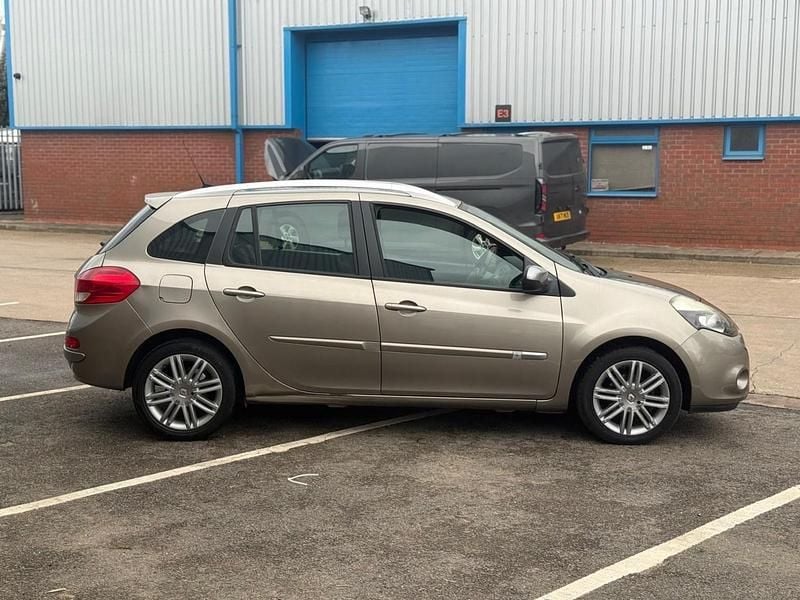Used Renault Clio GrandTour Dynamique 2012 Beige Estate