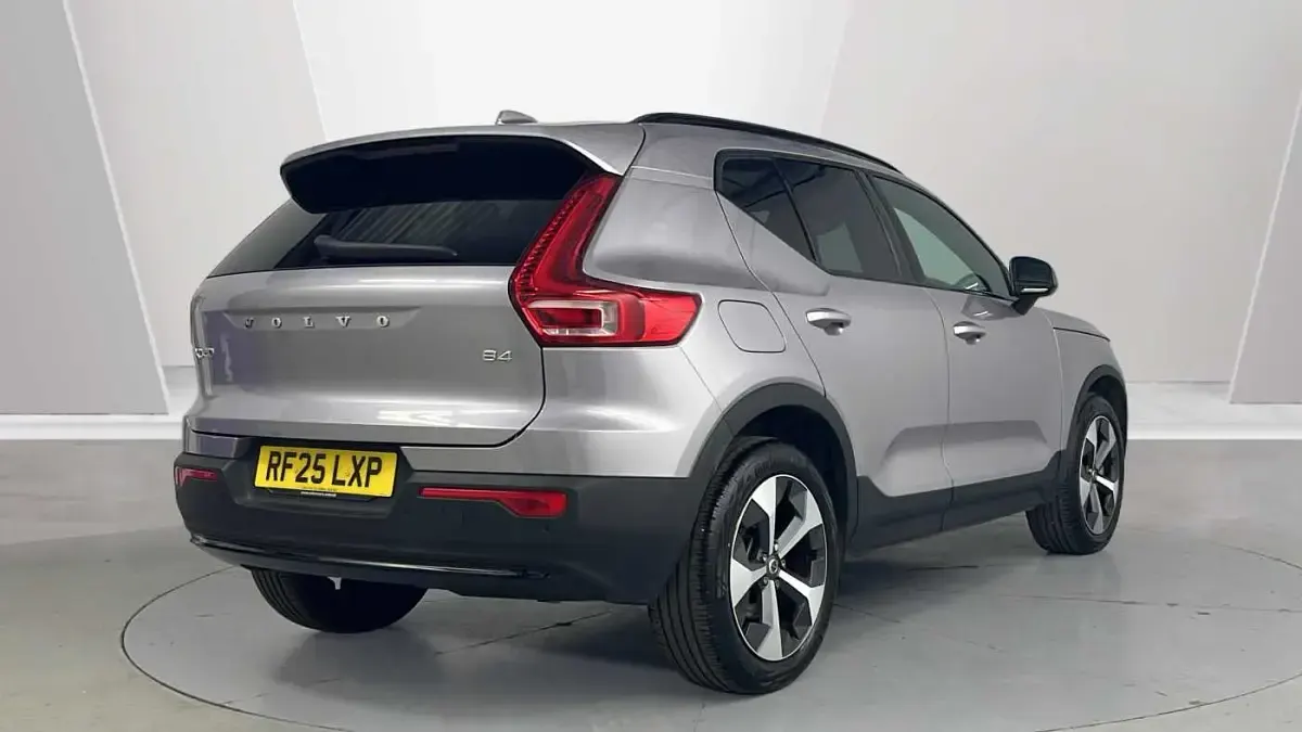 Used Volvo XC40 Plus 194 HP (142 kW) 2025 Silver SUV