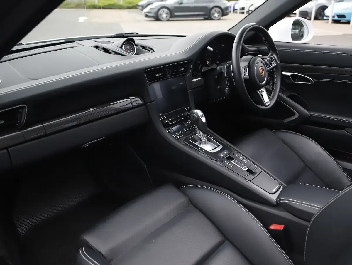 Used Porsche 991 450 HP (330 kW) 2018 Carrara white metallic Cabriolet