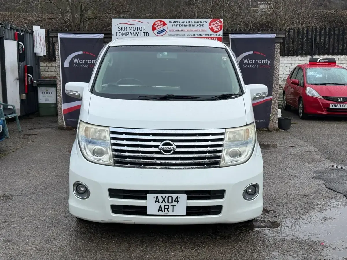 Używany Nissan Elgrand 2023 Biały