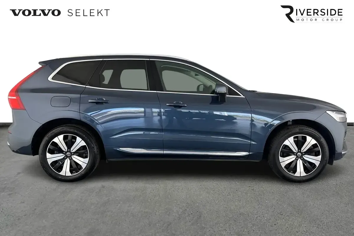 Used Volvo XC60 Core 350 HP (257 kW) 2023 Denim blue SUV
