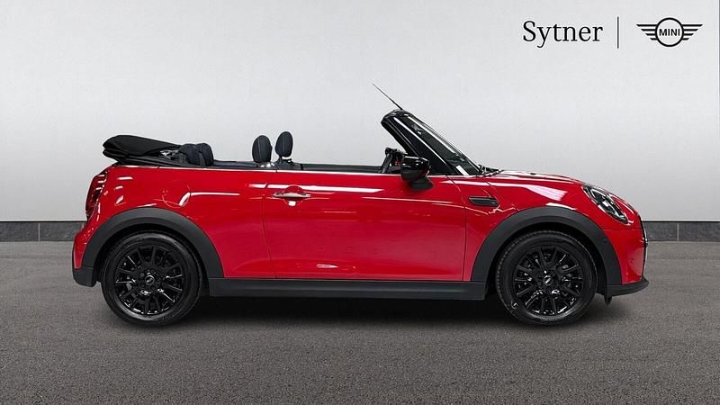 Used Mini Cooper Classic 134 HP (98 kW) 2022 Red Hatchback