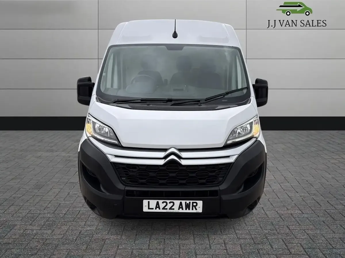 Usado Citroën Relay 140 HP (102 kW) 2022 Branco Van