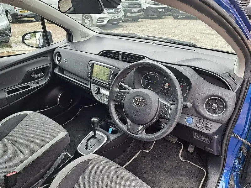 Used Toyota Yaris Hybrid 2020 Blue Hatchback