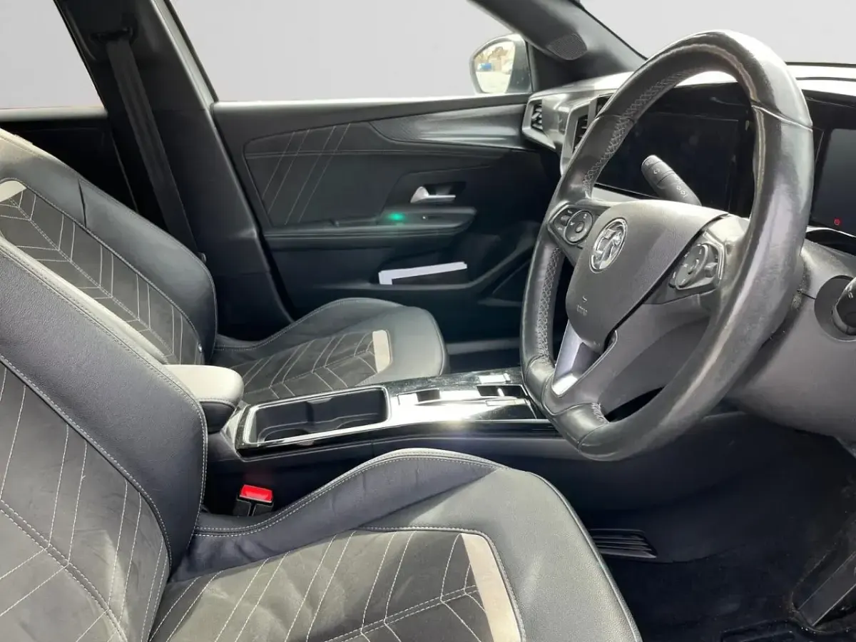 Second-hand Vauxhall Mokka Ultimate 98 kW (134 CP) 2022 Alb SUV