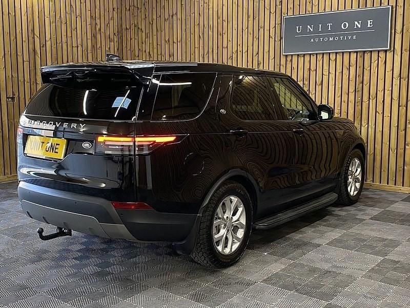 Used Land Rover Discovery 5 SE 258 HP (189 kW) 2018 Black SUV