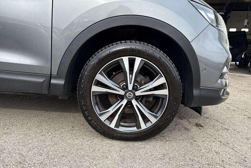 Used Nissan Qashqai N-Connecta 138 HP (101 kW) 2018 Grey SUV