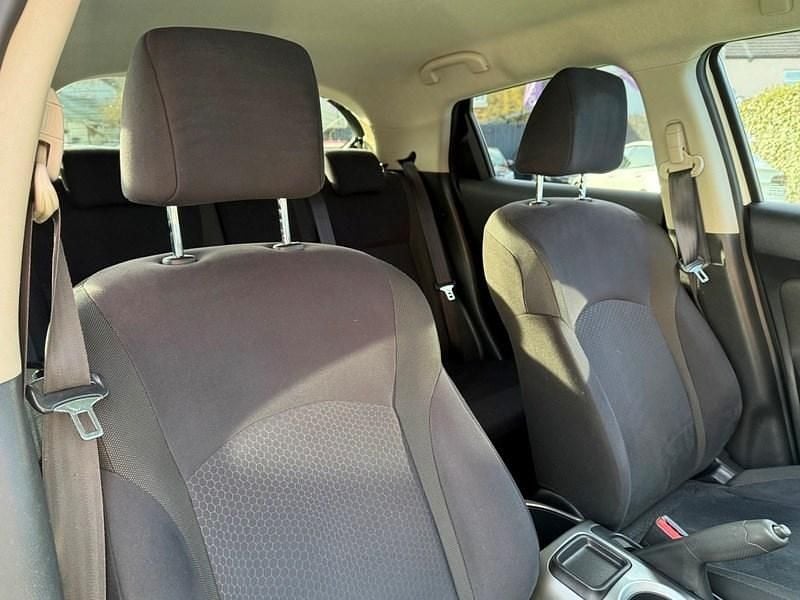 Used Nissan Juke Acenta Premium 117 HP (86 kW) 2012 White SUV