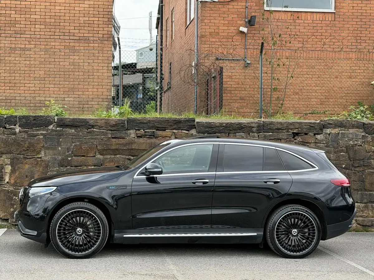 Used Mercedes EQC400 AMG Line Premium Plus 300 kW (408 HP) 2022 Black SUV