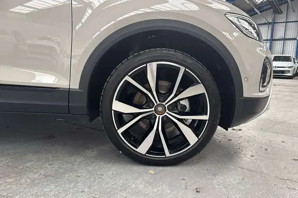 New VW T-Roc Design 147 HP (108 kW) 2026 Grey SUV