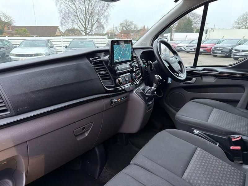 Used Ford Tourneo Custom Zetec 105 HP (77 kW) 2019 Grey Van