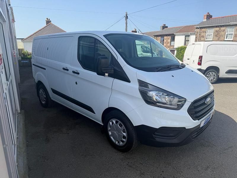 Used Ford Transit Custom 105 HP (77 kW) 2018 White Van