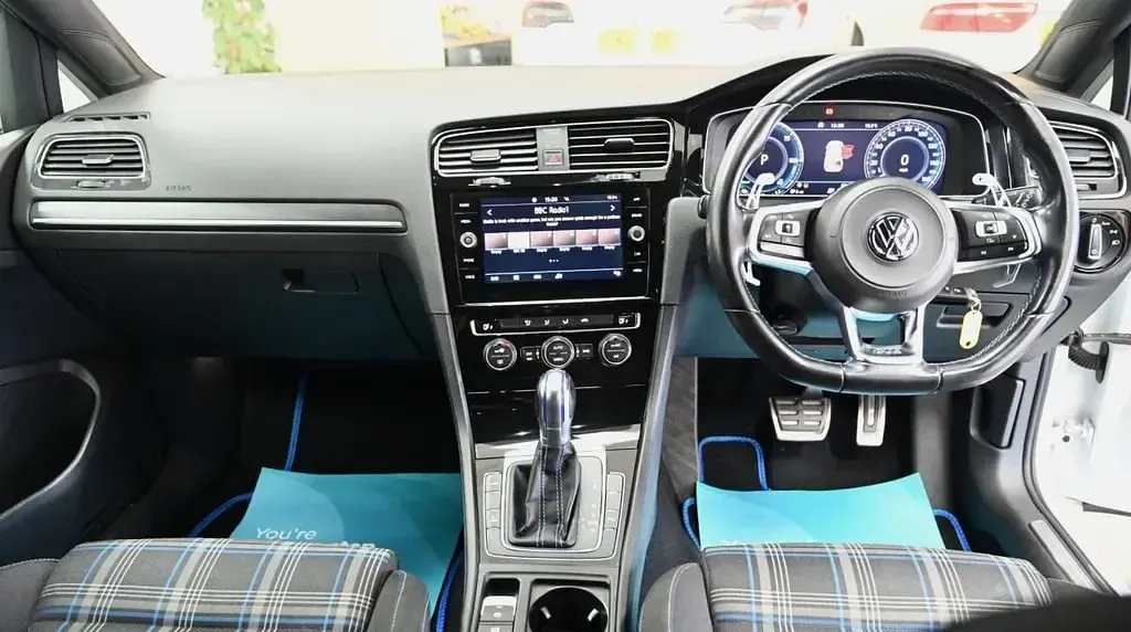 Usado VW Golf VII GTE 204 HP (150 kW) 2017 Branco Citadino