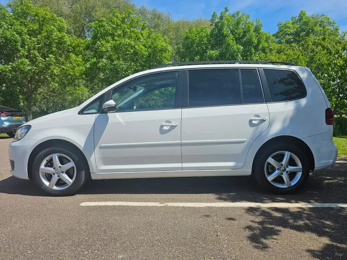 Used VW Touran SE 150 HP (110 kW) 2015 White MPV