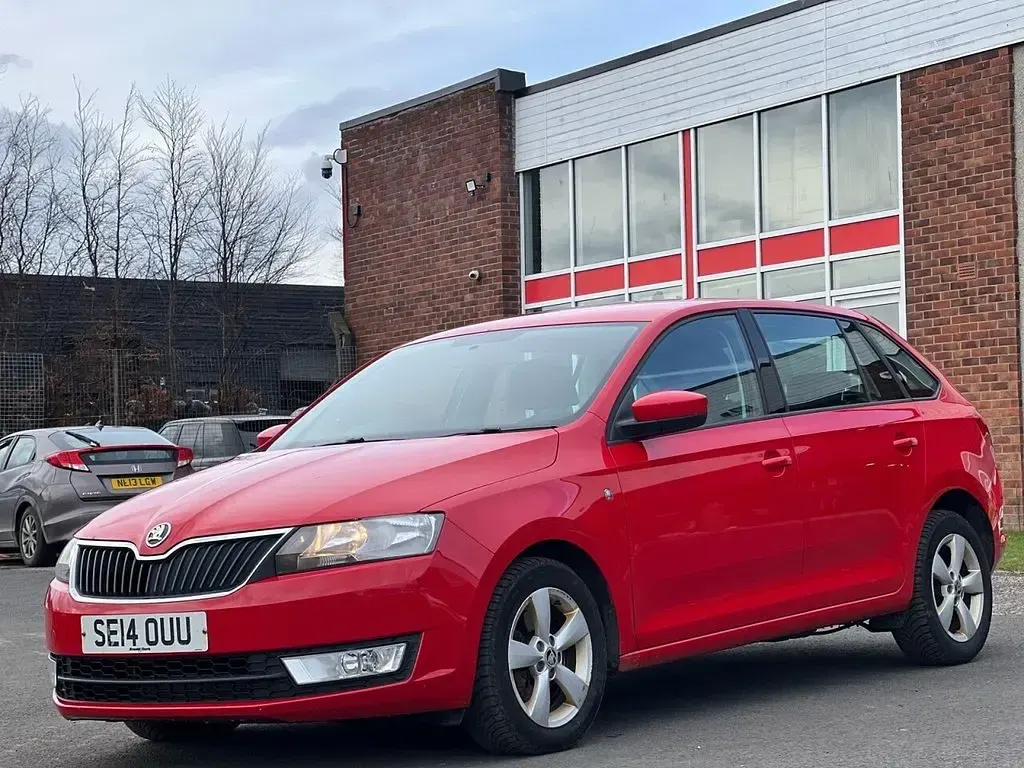 Used Skoda Rapid SE 105 HP (77 kW) 2014 Red Hatchback