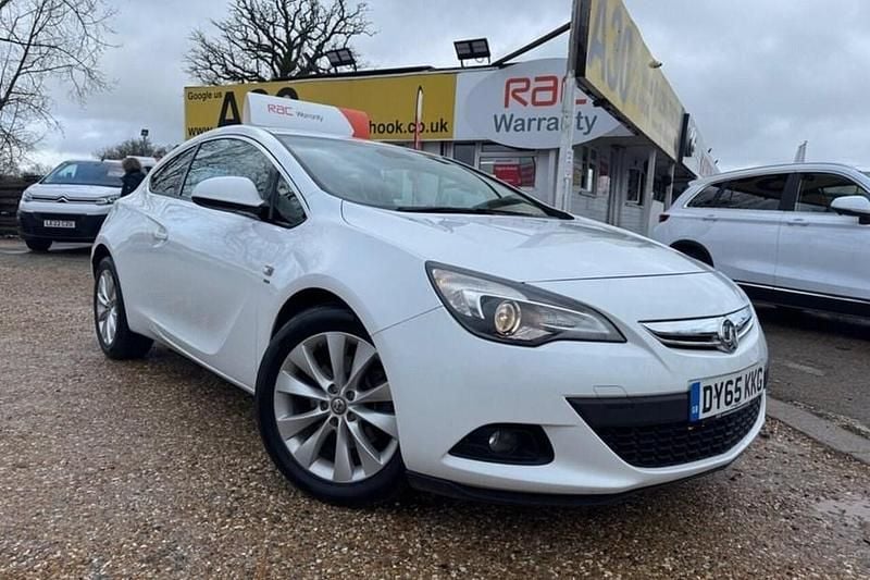 Used Vauxhall Astra GTC SRi 140 HP (102 kW) 2016 White Coupe