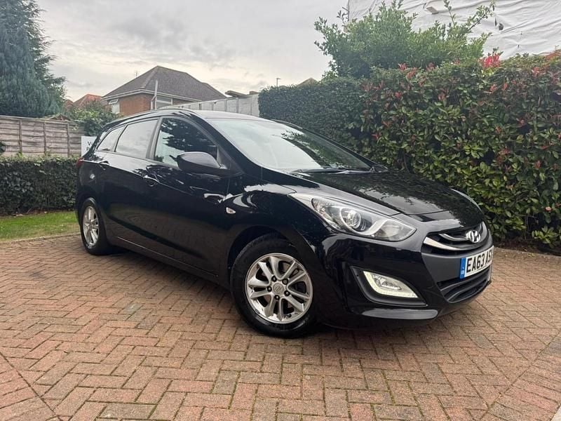 Black Used 2013 Hyundai i30 Active Estate | £1,500 (Fair price) - Image 1/4