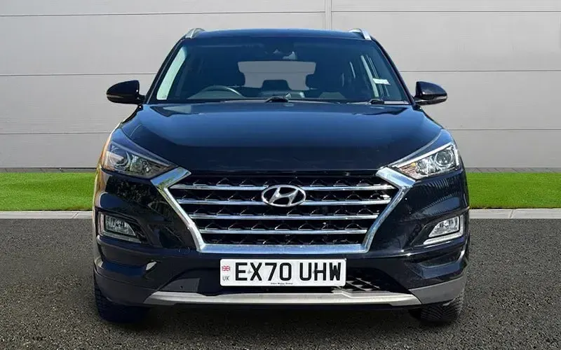Usado Hyundai Tucson SE 116 HP (85 kW) 2020 Preto SUV