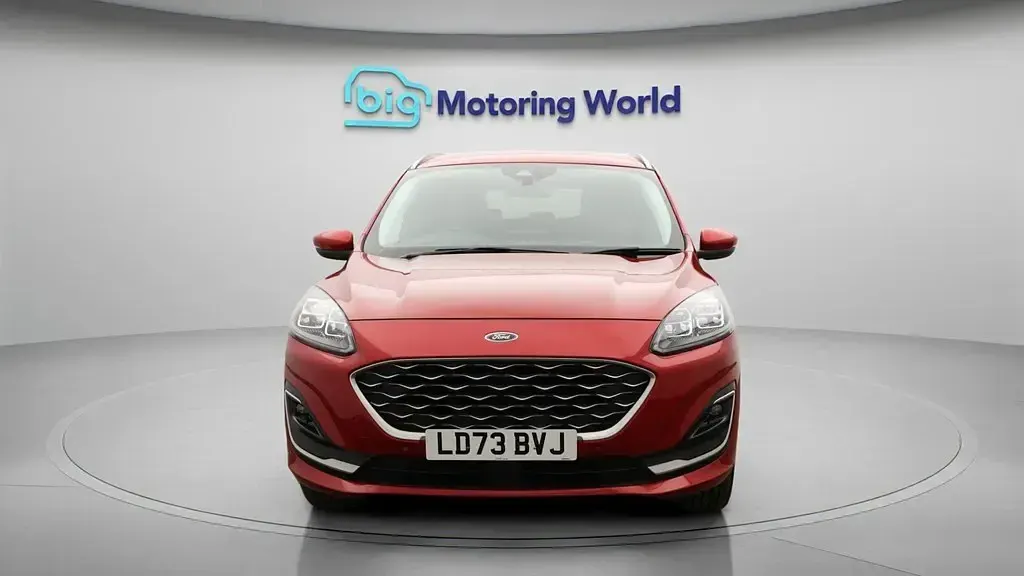 Second-hand Ford Kuga Vignale 225 CP (165 kW) 2024 Roșu SUV