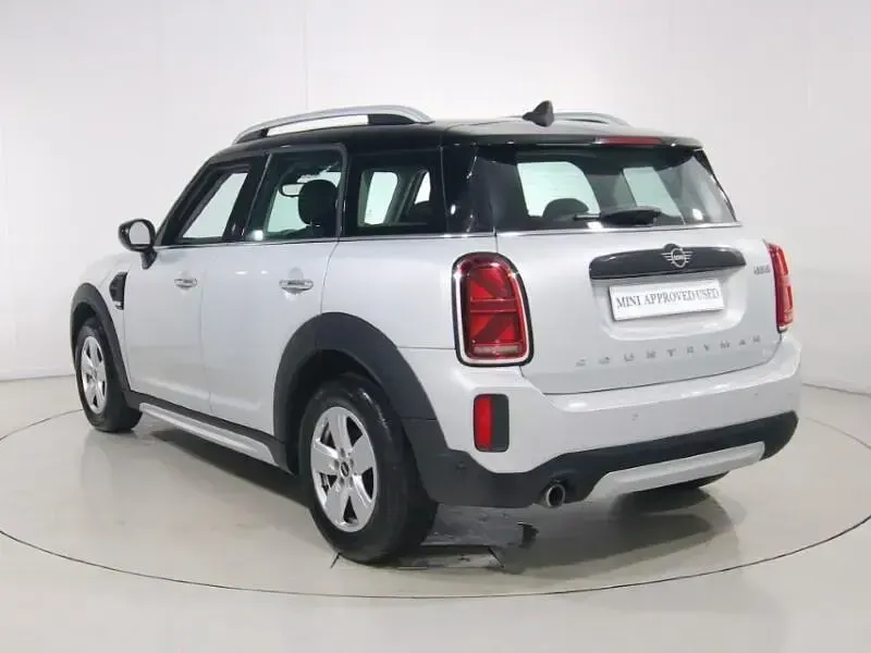 Usado Mini Cooper Countryman Classic 134 HP (98 kW) 2021 Prateado SUV
