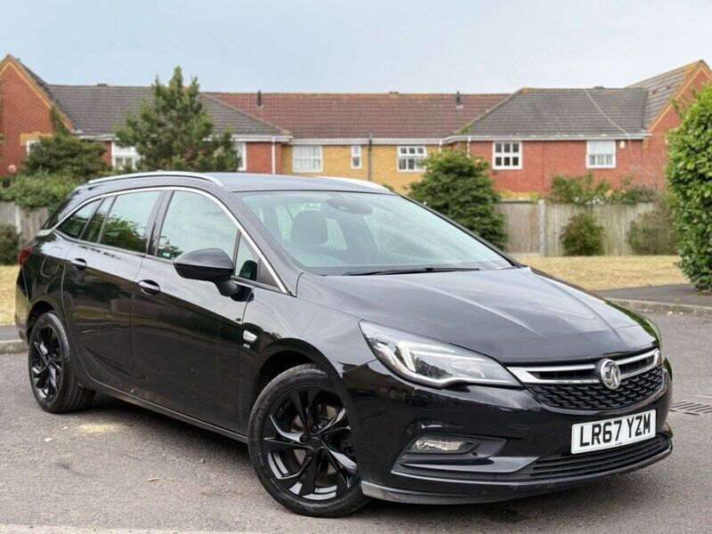 Black Used 2017 Vauxhall Astra SRi Estate | £3,490 (Fair price) - Image 1/4