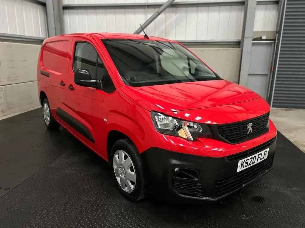Usado Peugeot Partner 100 HP (73 kW) 2020 Vermelho Monovolume