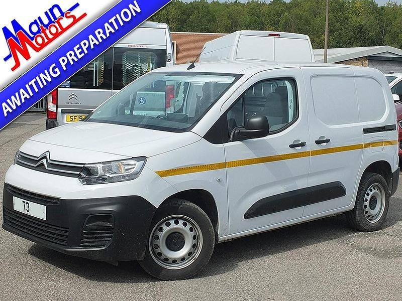 White Used 2023 Citroën Berlingo MPV | £13,995 (Fair price) - Image 1/4