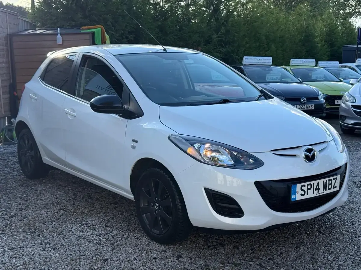 Used Mazda 2 Edition 2014 White Hatchback