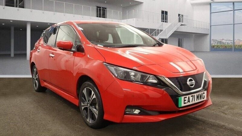 Red Used 2021 Nissan Leaf N-Connecta Hatchback | £12,499 (Good price) - Image 1/4