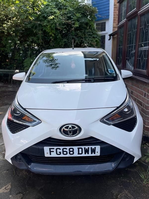 White Used 2018 Toyota Aygo X-play Hatchback | £5,395 (Super price) - Image 1/4
