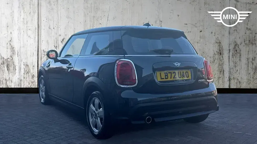 Used Mini Cooper Classic 134 HP (98 kW) 2022 Black Hatchback