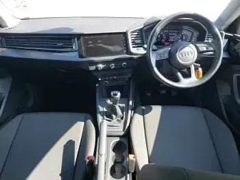 Used Audi A1 Design 95 HP (69 kW) 2023 White SUV