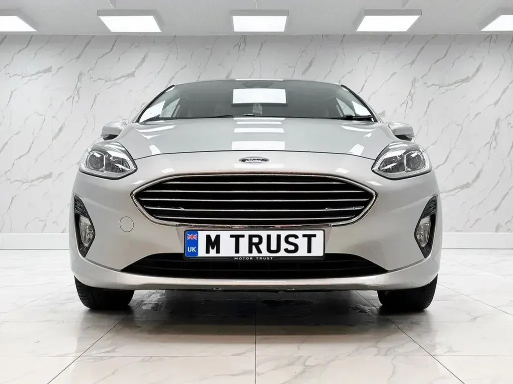 Used Ford Fiesta Titanium 125 HP (91 kW) 2019 Silver Hatchback