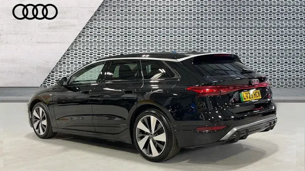 New Audi A6 e-tron S-Line 210 kW (286 HP) 2026 Black Estate