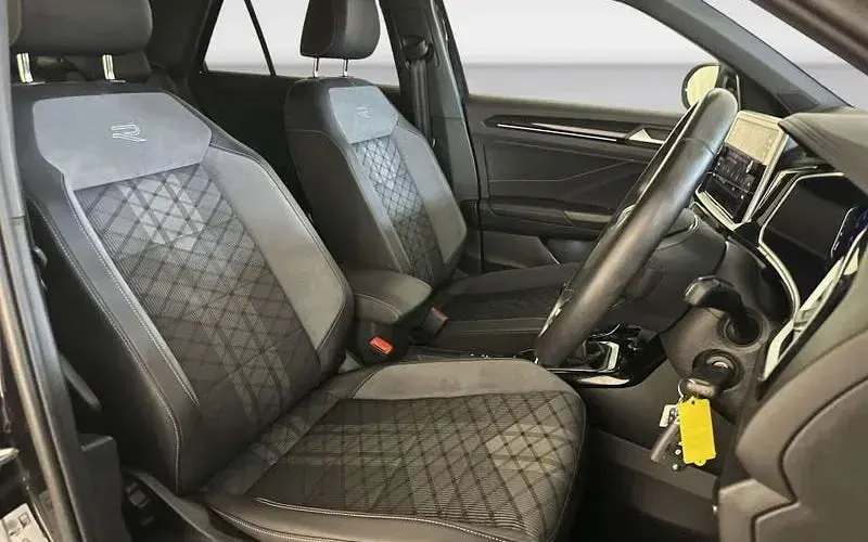 Used VW T-Roc R-line 150 HP (110 kW) 2024 Black SUV