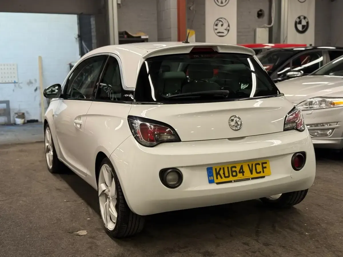 Second-hand Vauxhall Adam Edition 87 CP (63 kW) 2014 Alb Hatchback