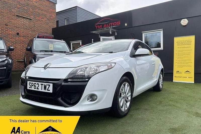 Used Renault Mégane III Dynamique 110 HP (80 kW) 2012 Coupe