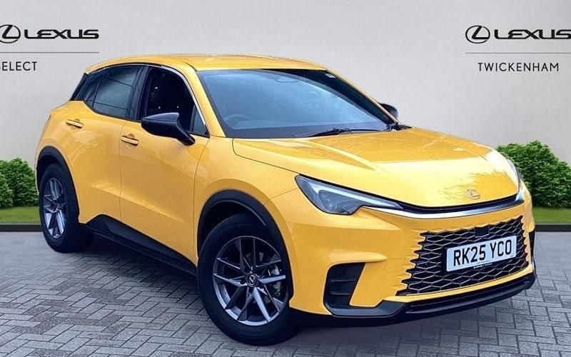 Used 2025 Lexus LBX SUV | £26,950 (Super price) - Image 1/4