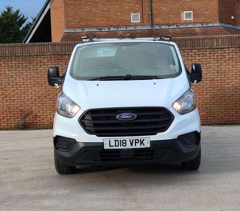 Used Ford Transit Custom 105 HP (77 kW) 2018 White Van
