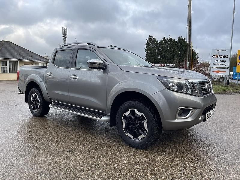 Used Nissan Navara Tekna 190 HP (139 kW) 2019 Grey Pickup