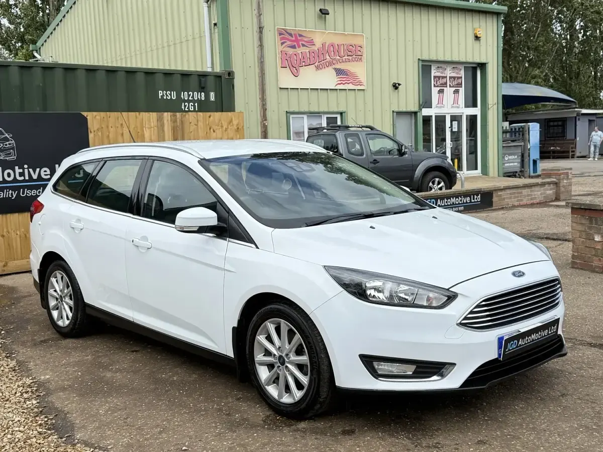 Used Ford Focus Titanium 125 HP (91 kW) 2015 White Estate