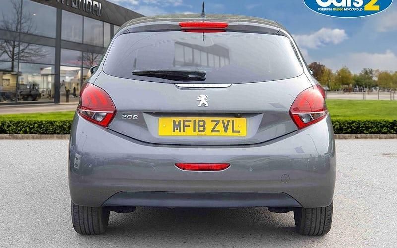 Used Peugeot 208 Allure Premium 82 HP (60 kW) 2018 Grey Hatchback
