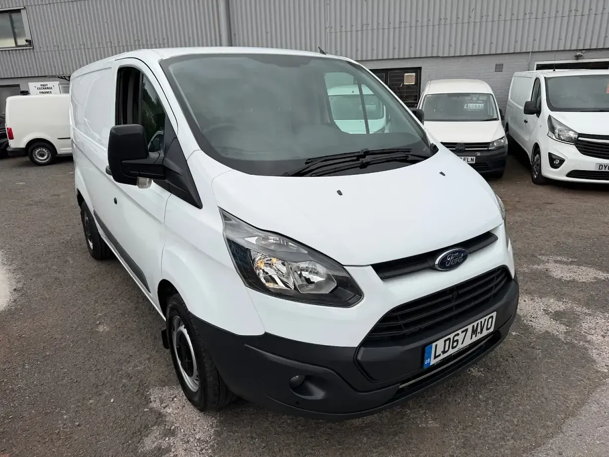 Used Ford Transit Custom 105 HP (77 kW) 2018 White Van