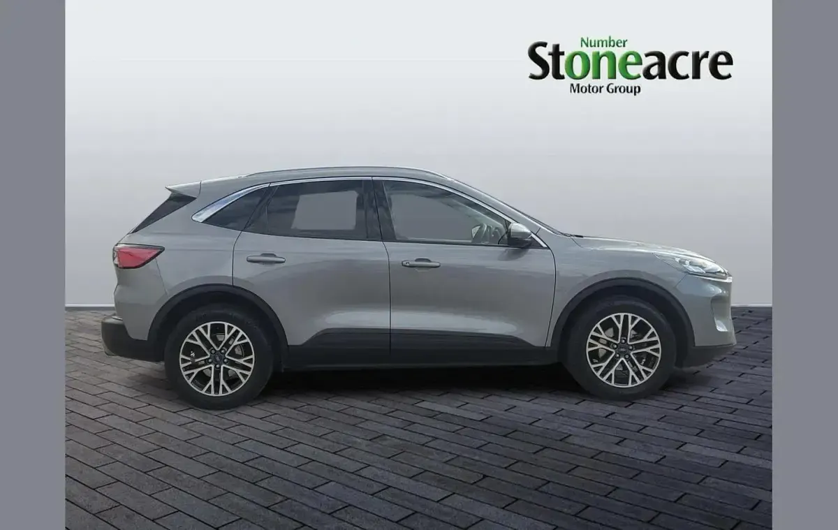 Used Ford Kuga Titanium 150 HP (110 kW) 2023 Silver SUV