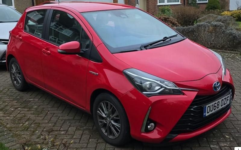 Used 2020 Toyota Yaris Hybrid Hatchback | £11,899 (Super price) - Image 1/1