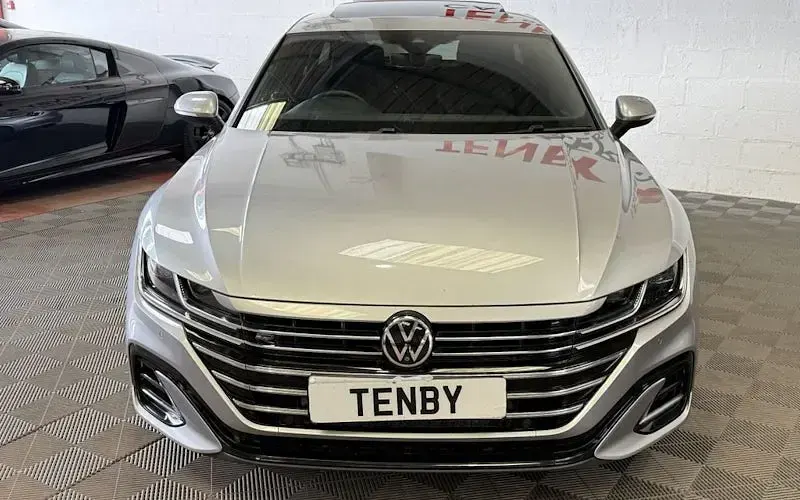 Used VW Arteon R-line 190 HP (139 kW) 2024 Estate