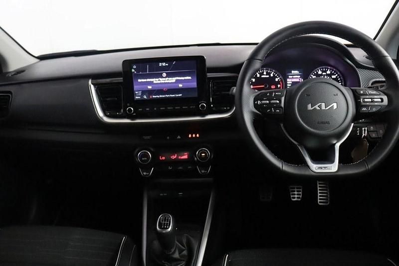 Used Kia Stonic GT-Line 100 HP (73 kW) 2024 Yellow SUV