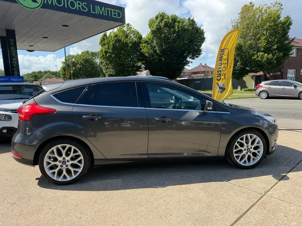 Used Ford Focus Titanium X 182 HP (133 kW) 2015 Grey Hatchback